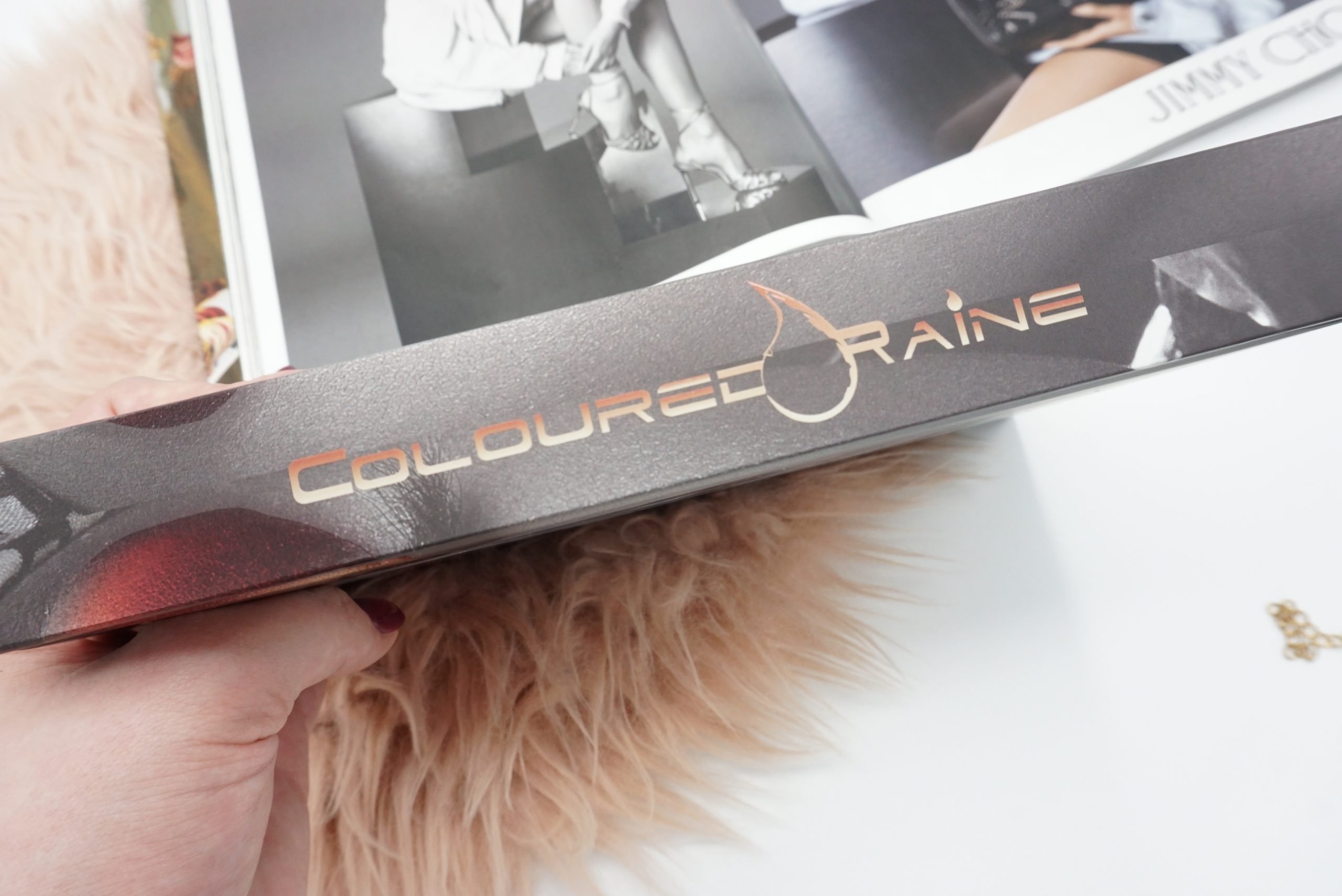 New Coloured Raine Book Of Shades: Store Up to 72 Eyeshadow Singles! 