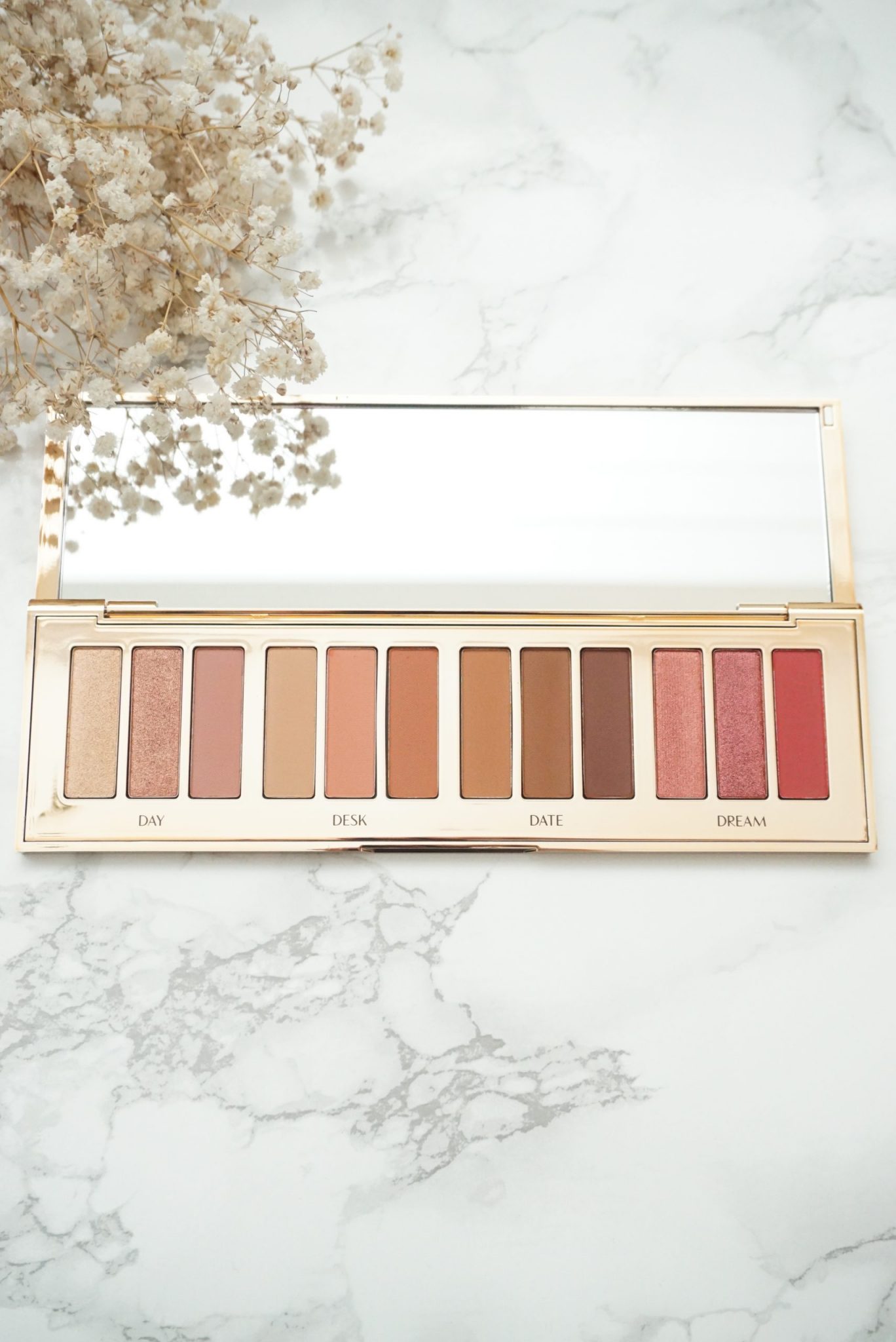 LUXURIOUS CHARLOTTE TILBURY PILLOW TALK EYESHADOW PALETTE REVIEW & SWATCHES