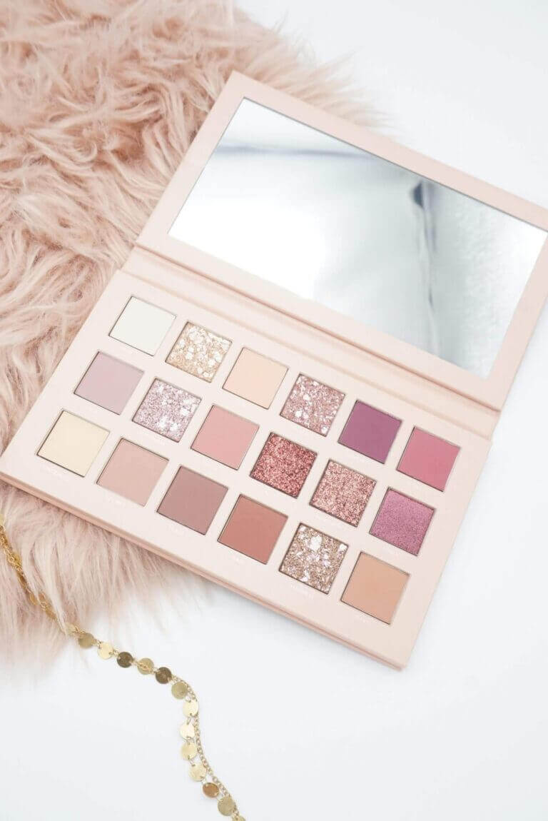 Aesthetically Pleasing Huda Beauty New Nude Palette Review