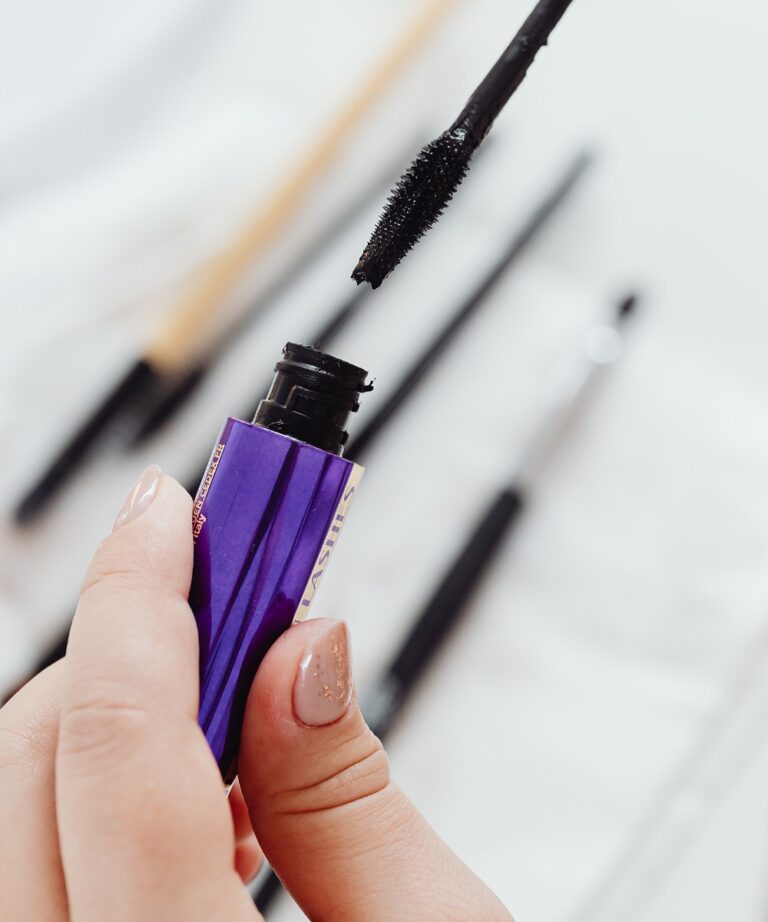 Does Mascara Expire? When It’s Time To Toss For Eye Safety