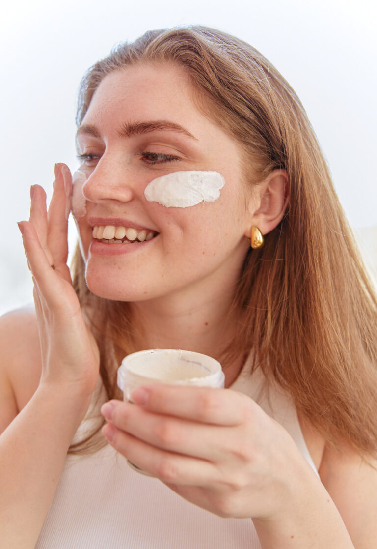 8 Benefits Of Yogurt For The Skin: Glowing Complexion Secret