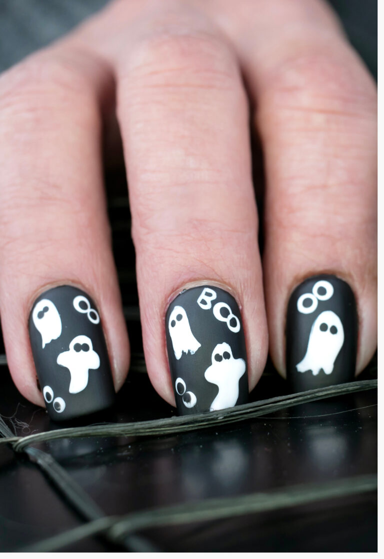 45+ Stylish Yet Spooky Black Halloween Nails To Try Now